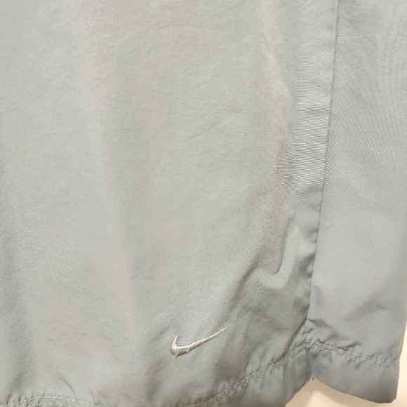 Nike 3/4 length athletic pants. Size XL/16-18. Blue. 100% Nylon - Picture 3 of 5